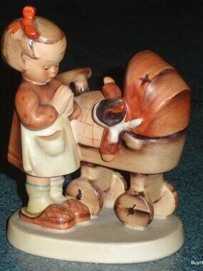 1950s "Doll Mother" Goebel Hummel Praying Figurine #67 TMK2 FULL BEE - Gift!